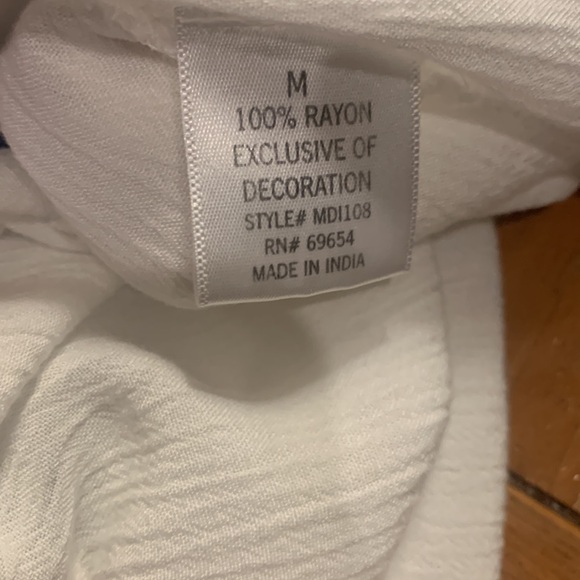 🌹Francesca’s Collection Beautiful White & Blue Embroidered Blouse - Picture 8 of 10